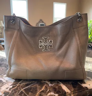 Tory Burch Small Slouch Britten Tote In French Grey thumbnail 3
