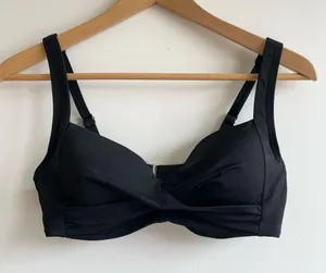 Lands’ End Padded Swimsuit Top Size 4 Black Swimwear thumbnail 1
