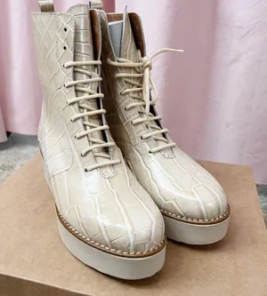 NWT NIB  lace up boots thumbnail 6