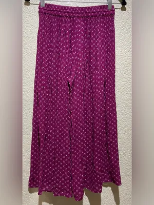 Raga Wide-Leg Smocked Waist Crop Pants in Magenta & white design size XS thumbnail 2