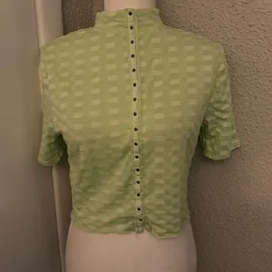 Free People Green Mock Neck Textured Button Closure Back T-Shirt S Casual Boho thumbnail 3