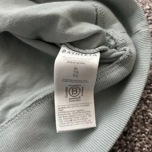Athleta Sundown Shirred Tee Pale Green Pullover Short Sleeve Sweatshirt XL thumbnail 6