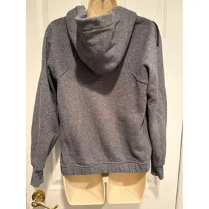 Lululemon Women’s Pullover Hoodie Size 4‎ Gray Modern Minimal Athleisure thumbnail 2