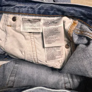 Levi Strauss 501 Jeans Women Size 28 Distressed Patchwork Denim Frayed‎ Raw Hem thumbnail 6