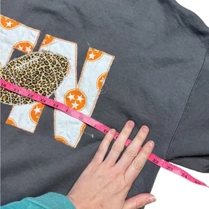 🧡 Tennessee Football Graphic Sweatshirt Gray‎ Leopard Patch L 🧡 thumbnail 3