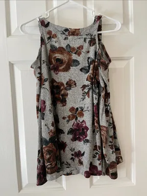 Maurices Gray Floral Cold-Shoulder Ribbed Top thumbnail 2