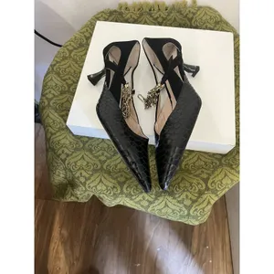 Louise et Cie Lo-Fiana Black Leather & Suede Chain Strap Pumps Heel Size 8.5 thumbnail 8