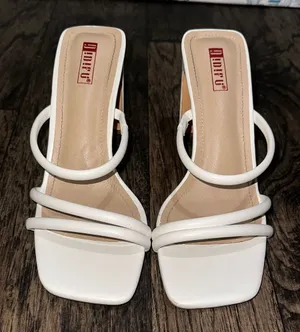 White Strappy Women's Heels Size 7.5 thumbnail 1