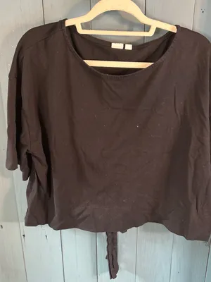 GAP Black Cropped Tie-Hem Oversized Tee | Size Large - Boho Festival thumbnail 1