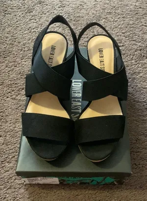 Lower East Side Black wedge thumbnail 1