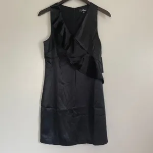 𝅺NWT LULUS Aubrianna Black Satin Ruffled Mini Dress thumbnail 4