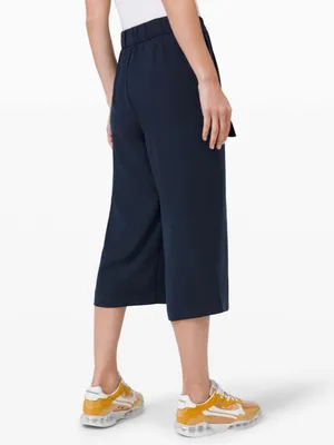 Lululemon Noir Crop Tie Waist Wide Leg Pants True Navy‎ Size 6 thumbnail 2