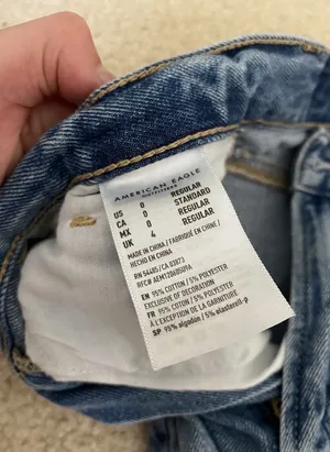 American Eagle Mom Jeans thumbnail 3