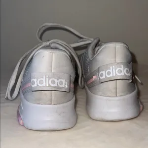 Adidas Cloudfoam Pure‎ Sneakers Women’s Size 4– Gray & White with Pink Accents thumbnail 7
