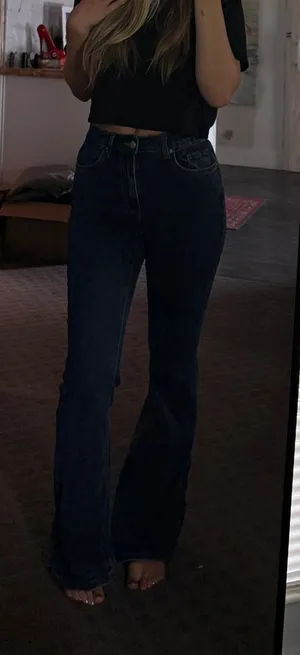 SHEIN Dark Blue High-Rise Flare Jeans thumbnail 1
