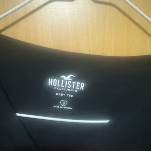Hollister Crop Top thumbnail 2
