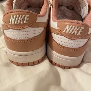 Nike Dunk Low thumbnail 4