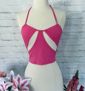 Boutique NEW Cut Out Top thumbnail 1