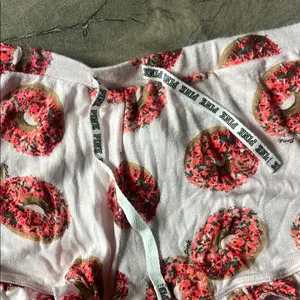 PINK Victoria's Secret Pink and Red Pajama Shorts with Ruffled Hem thumbnail 5