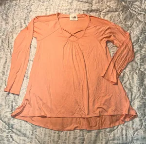 Light Pink / Peach Long-Sleeve Crisscross Neck Tunic Cold Shoulder Top thumbnail 1