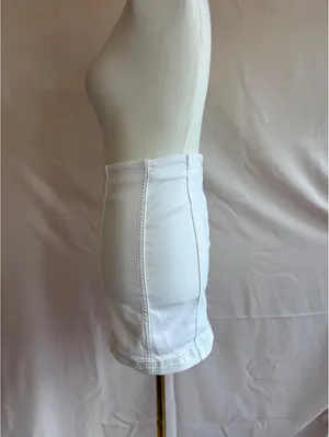 Free People Women's White Denim Mini Skirt Size 2 with Back Zipper thumbnail 3