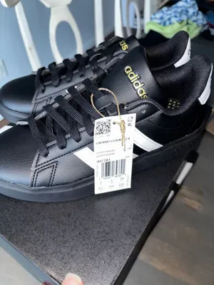 Adidas Grand Court 2.0 Women's Sneakers Black White Size 6.5 thumbnail 2