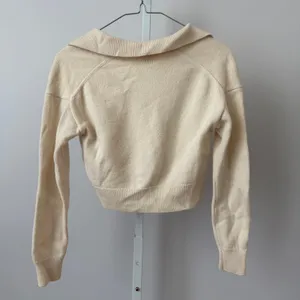 Wilfred Aritzia sz‎ XXS 100% Merino Wool Cropped Polo Sweater Cream Preppy thumbnail 6