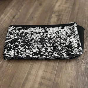 Women's Victoria’s Secret Black Sequin Clutch Bag Silver Zipper & Logo thumbnail 4