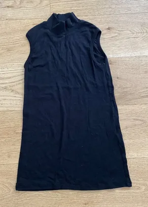 Reformation - Mock Neck Sleeveless Top in Black thumbnail 1