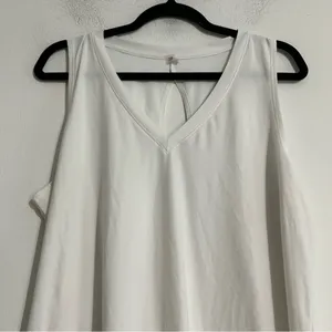 Beyond Yoga Featherweight All About It Split Back Tank White Size 1X thumbnail 4