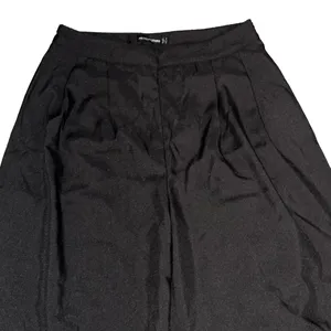PrettyLittleThing Woven Pleated Front Wide Leg Pants thumbnail 5