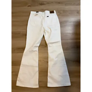 Lee Legendary Style Flare Jeans White 14 M Women Mid Rise Stretch Denim NEW thumbnail 10