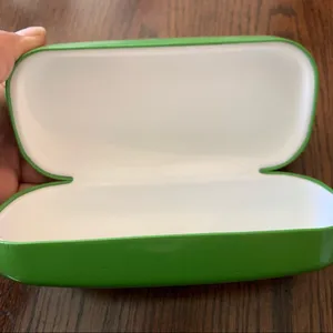 Kate Spade sunglasses case
L thumbnail 3