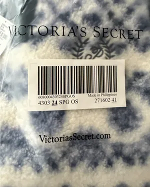 Victoria’s Secret PINK Cozy Plush Weekender Bag thumbnail 6