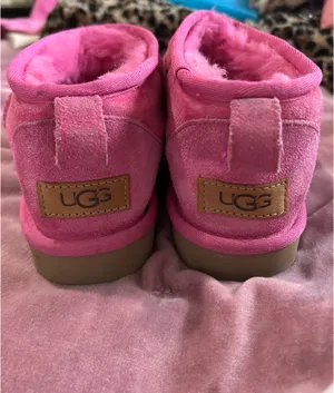 UGG Mini Boots thumbnail 2