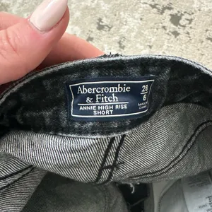 Abercrombie & Fitch Annie High Rise Shorts Size 6 thumbnail 4