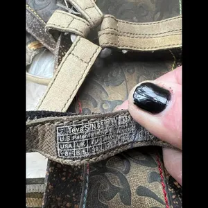 Teva Women's Comfortable Sandals - Stylish and Durable thumbnail 4