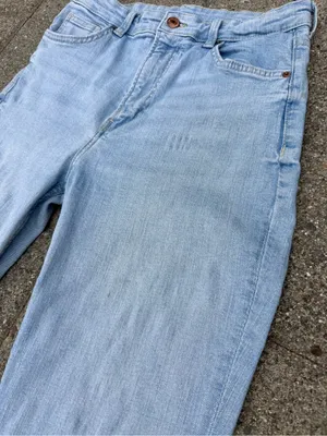 Bershka High Rise Flare Jean • Sz 6 thumbnail 7