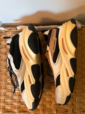 Steve Madden Sneakers thumbnail 3