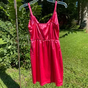 💖 NWT Planet Gold Small Hot Pink Satin Gold Chain Strap Dress 💖 thumbnail 12