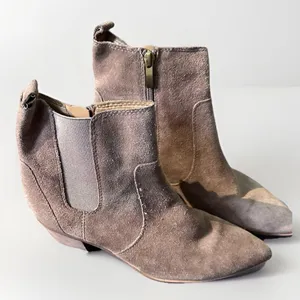Franco Sarto Boots Womens 8 M Sager Zip Chelsea Ankle‎ Bootie Brown Suede Heels thumbnail 4
