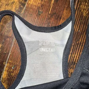 Victoria’s Secret Ultimate green camo XS sporty bra thumbnail 2