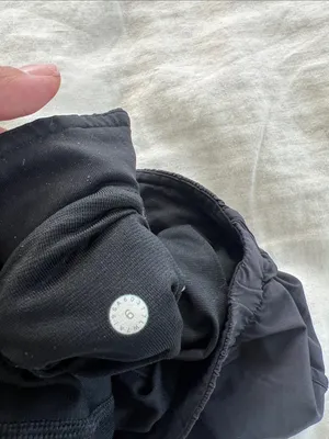 Lululemon Back In Action Short (2.5") in Black 6 thumbnail 7
