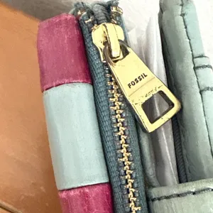 Vtg Fossil Patchwork Soft Leather Teal Wallet Snap‎ Close Zipper Colorblock-Read thumbnail 3
