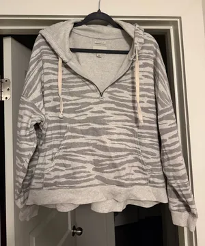 American Eagle Outfitters Quarter-Zip Sweatshirt thumbnail 1