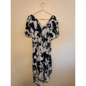 Roxy Flamingo Shades Dress Women’s Size XS Navy White Short Sleeve Banana‎ Leaf thumbnail 3