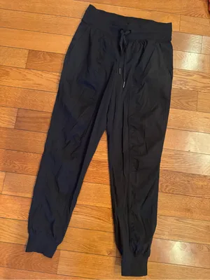 Lululemon Dance Studio Mid-Rise Jogger Full Length Black Size 6 NWOT thumbnail 2