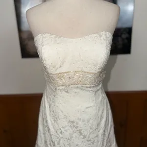 Beautiful Oleg Cassini Strapless Brocade Wedding Gown thumbnail 4