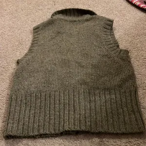 ‎Cabi small fuzzy vest thumbnail 7