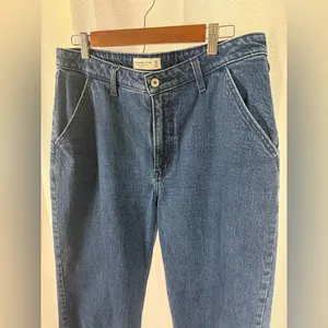Abercrombie High Rise 90s‎ Relaxed Jean Raw Hem 31/12L long EUC thumbnail 2